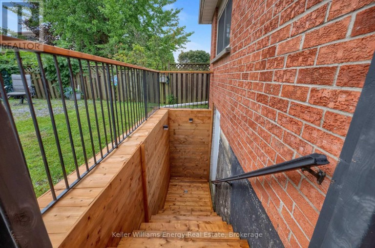831 LAVIS STREET, Oshawa (Pinecrest), Ontario, L1K1W8
