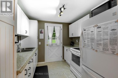 1055 BURLEIGH ROAD Highlands East (Monmouth) Ontario photo 12