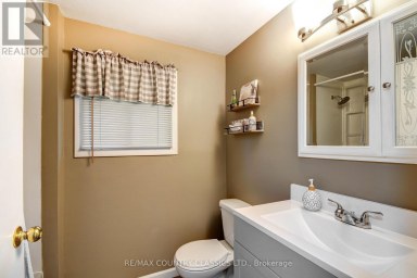1055 BURLEIGH ROAD Highlands East (Monmouth) Ontario photo 19
