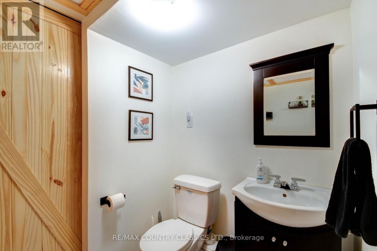 1055 BURLEIGH ROAD, Highlands East (Monmouth), Ontario, K0L3C0