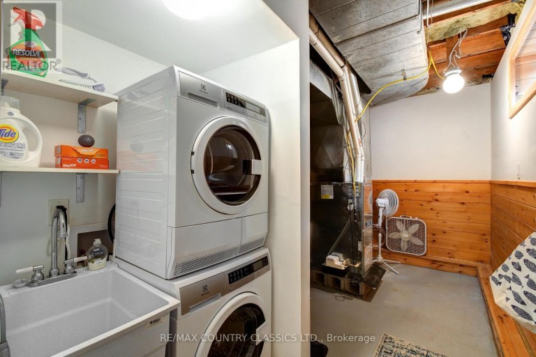 1055 BURLEIGH ROAD, Highlands East (Monmouth), Ontario, K0L3C0