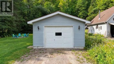 1055 BURLEIGH ROAD Highlands East (Monmouth) Ontario photo 6