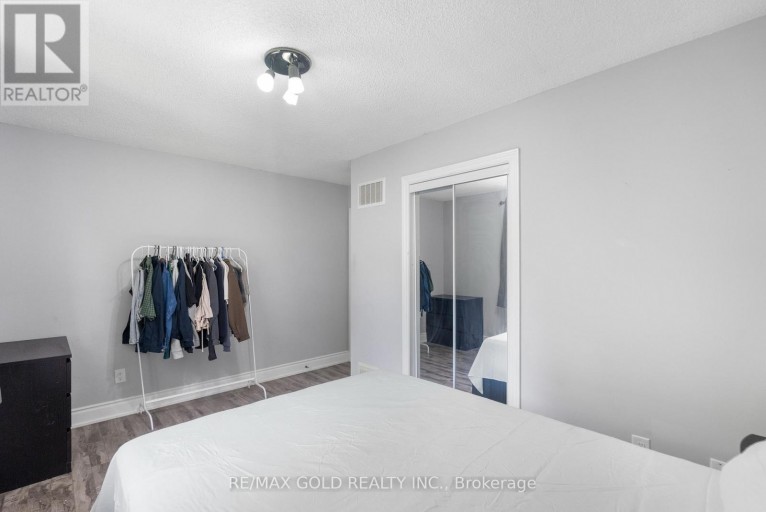48 MAIDSTONE CRESCENT, Brampton (Central Park), Ontario, L6S2Z5