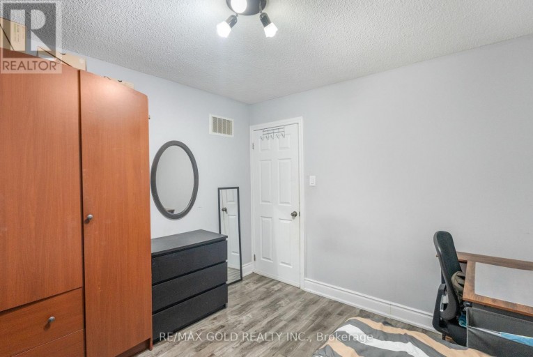 48 MAIDSTONE CRESCENT, Brampton (Central Park), Ontario, L6S2Z5