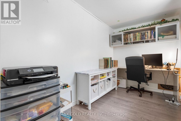 48 MAIDSTONE CRESCENT, Brampton (Central Park), Ontario, L6S2Z5