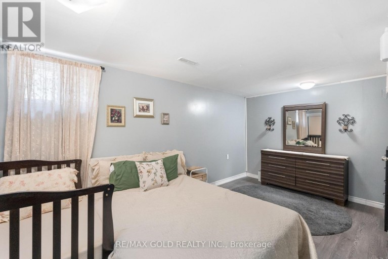 48 MAIDSTONE CRESCENT, Brampton (Central Park), Ontario, L6S2Z5