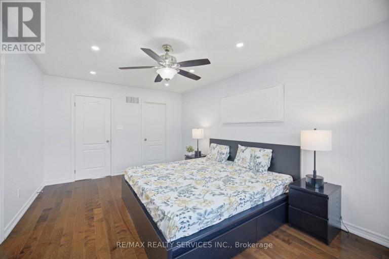 18 SEEDLAND CRESCENT, Brampton (Sandringham-Wellington), Ontario, L6R0Z5
