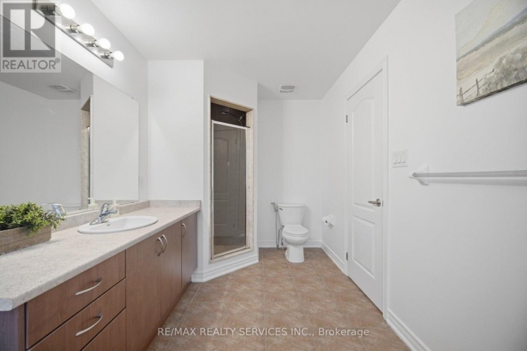 18 SEEDLAND CRESCENT, Brampton (Sandringham-Wellington), Ontario, L6R0Z5