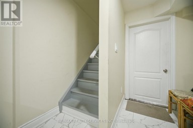 18 SEEDLAND CRESCENT Brampton (Sandringham-Wellington) Ontario photo 33