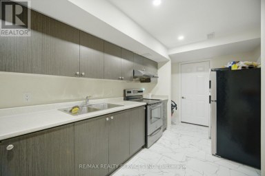 18 SEEDLAND CRESCENT Brampton (Sandringham-Wellington) Ontario photo 34