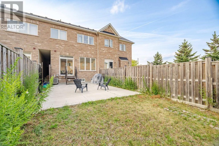 18 SEEDLAND CRESCENT, Brampton (Sandringham-Wellington), Ontario, L6R0Z5