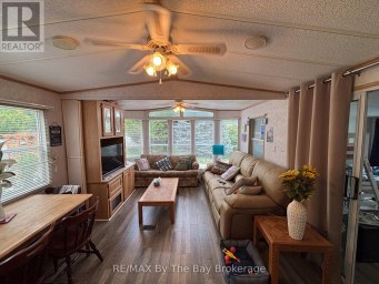 168 - 85 THEME PARK DRIVE Wasaga Beach Ontario photo 13