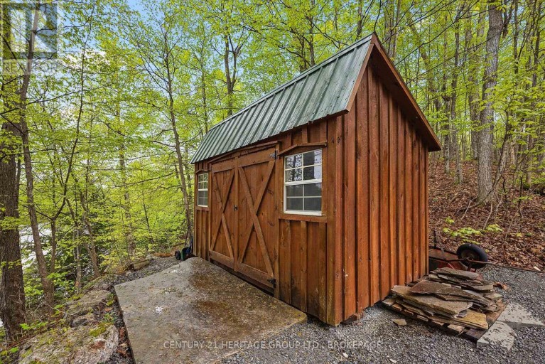 8126 PERTH ROAD, South Frontenac (Frontenac South), Ontario, K0H2L0