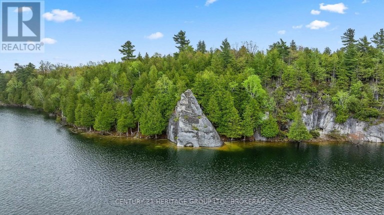 8126 PERTH ROAD, South Frontenac (Frontenac South), Ontario, K0H2L0
