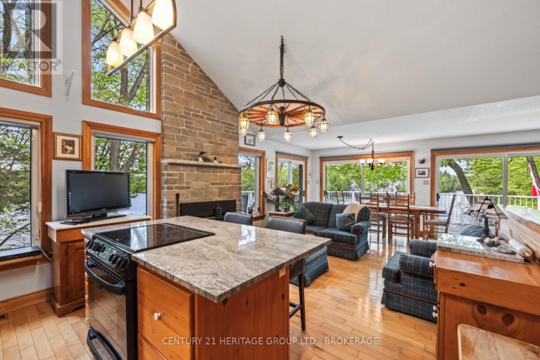 8126 PERTH ROAD, South Frontenac (Frontenac South), Ontario, K0H2L0