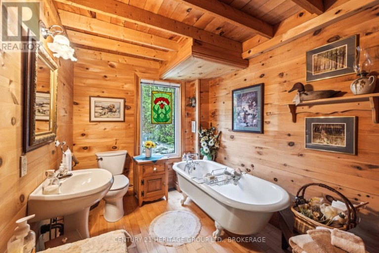 8126 PERTH ROAD, South Frontenac (Frontenac South), Ontario, K0H2L0