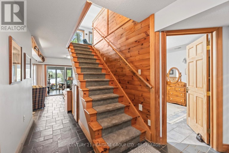 8126 PERTH ROAD, South Frontenac (Frontenac South), Ontario, K0H2L0