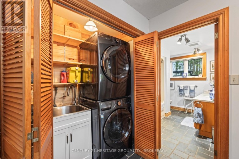 8126 PERTH ROAD, South Frontenac (Frontenac South), Ontario, K0H2L0