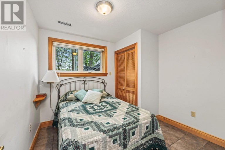 8126 PERTH ROAD, South Frontenac (Frontenac South), Ontario, K0H2L0