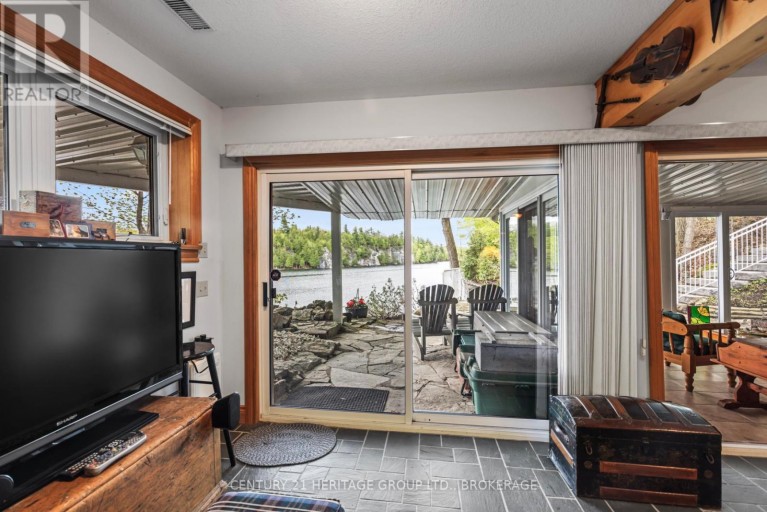 8126 PERTH ROAD, South Frontenac (Frontenac South), Ontario, K0H2L0
