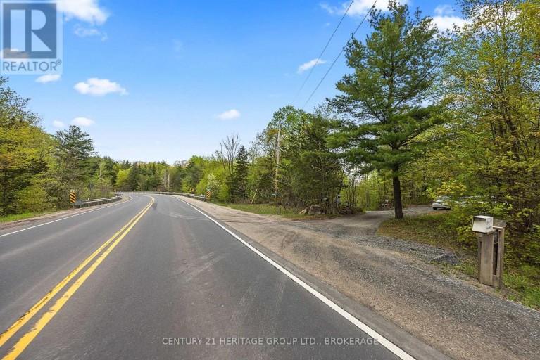 8126 PERTH ROAD, South Frontenac (Frontenac South), Ontario, K0H2L0