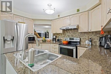 8 - 116 RORY ROAD Toronto (Maple Leaf) Ontario photo 12