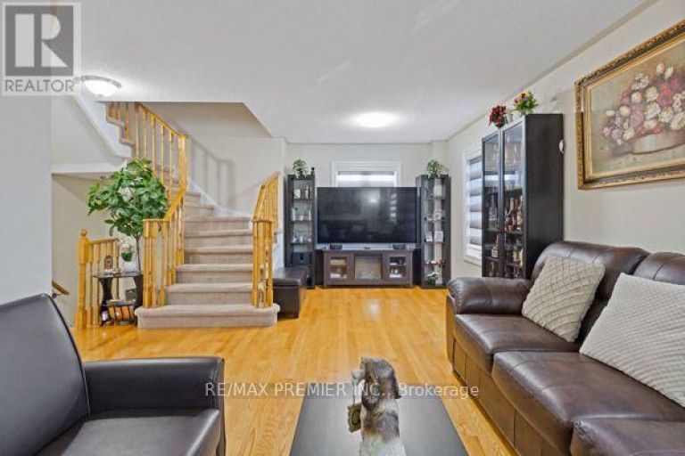 8 - 116 RORY ROAD, Toronto (Maple Leaf), Ontario, M6L3G1