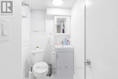 8 - 116 RORY ROAD Toronto (Maple Leaf) Ontario photo 16