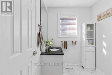 8 - 116 RORY ROAD Toronto (Maple Leaf) Ontario photo 17