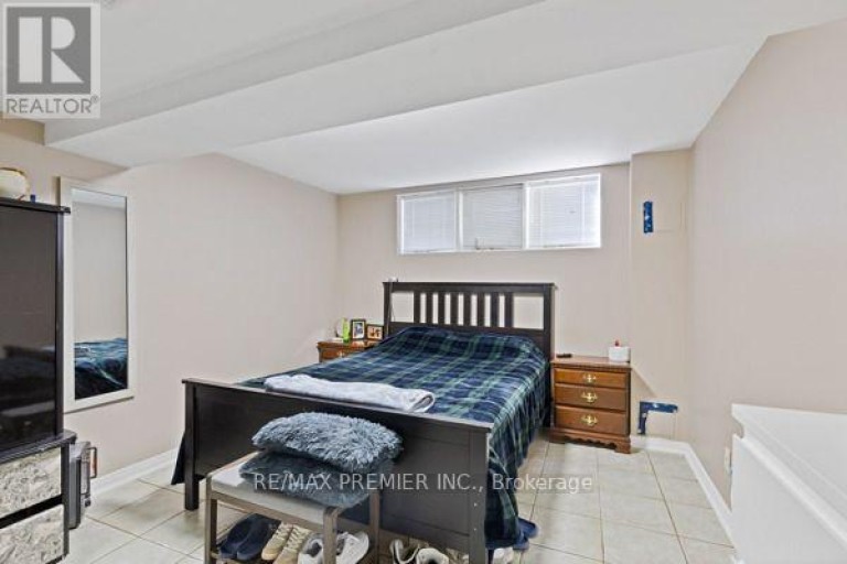 8 - 116 RORY ROAD, Toronto (Maple Leaf), Ontario, M6L3G1