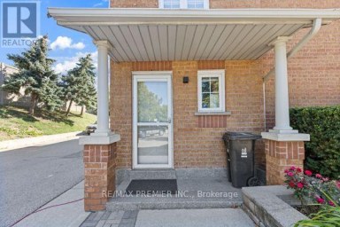 8 - 116 RORY ROAD Toronto (Maple Leaf) Ontario photo 3