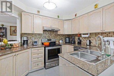 8 - 116 RORY ROAD Toronto (Maple Leaf) Ontario photo 9