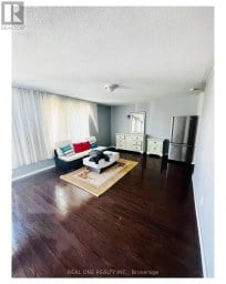 15 HACKETT AVENUE Toronto (York University Heights) Ontario photo 3