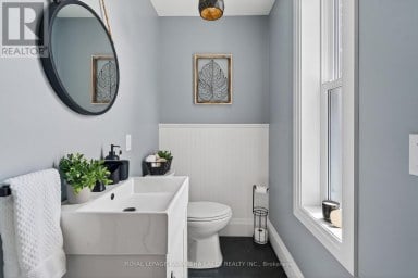 45 OAK STREET Kawartha Lakes (Fenelon Falls) Ontario photo 11