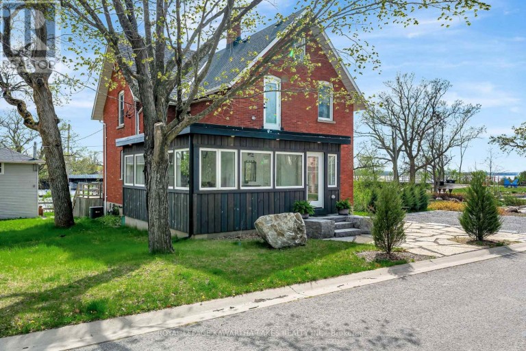 45 OAK STREET, Kawartha Lakes (Fenelon Falls), Ontario, K0M1N0