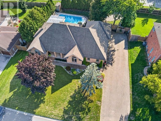 19 WOODLAND DRIVE, Middlesex Centre (Kilworth), Ontario, N0L1R0