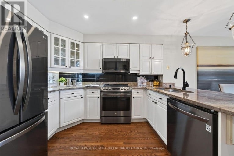19 WOODLAND DRIVE, Middlesex Centre (Kilworth), Ontario, N0L1R0