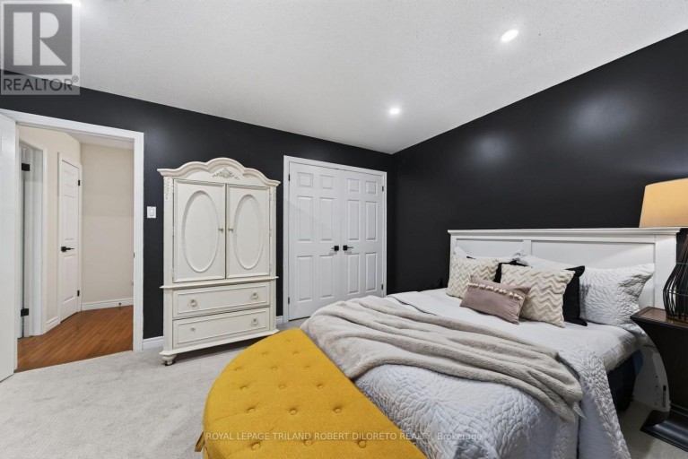 19 WOODLAND DRIVE, Middlesex Centre (Kilworth), Ontario, N0L1R0