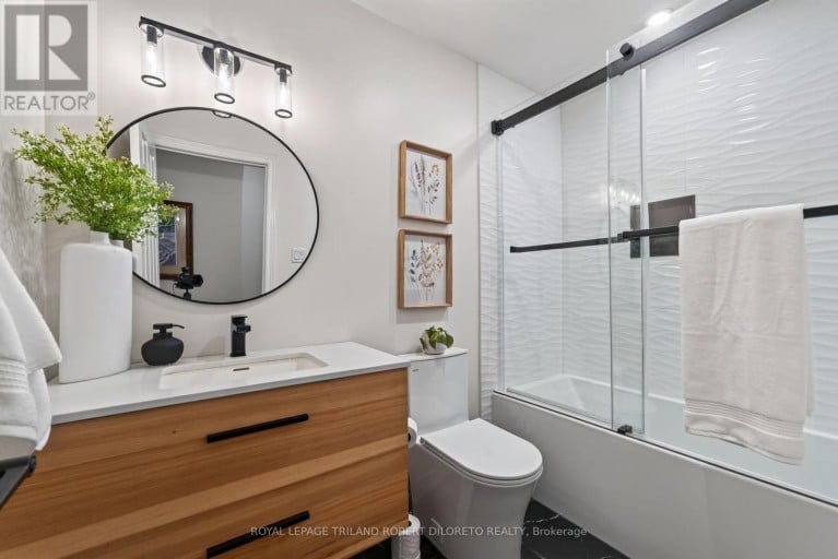 19 WOODLAND DRIVE, Middlesex Centre (Kilworth), Ontario, N0L1R0