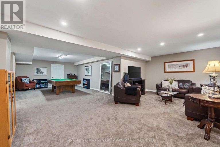 19 WOODLAND DRIVE, Middlesex Centre (Kilworth), Ontario, N0L1R0