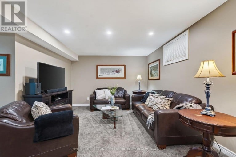 19 WOODLAND DRIVE, Middlesex Centre (Kilworth), Ontario, N0L1R0