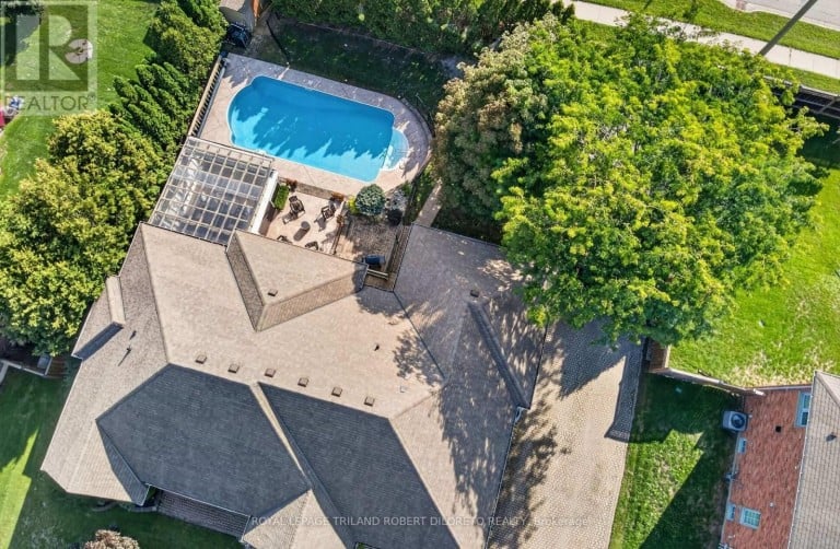 19 WOODLAND DRIVE, Middlesex Centre (Kilworth), Ontario, N0L1R0