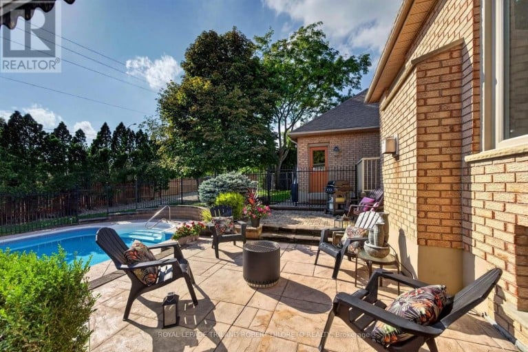 19 WOODLAND DRIVE, Middlesex Centre (Kilworth), Ontario, N0L1R0