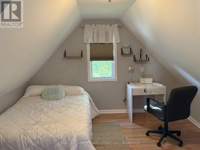 62 ROCKWOOD AVENUE N, Thunder Bay (College Heights), Ontario, P7A6A2