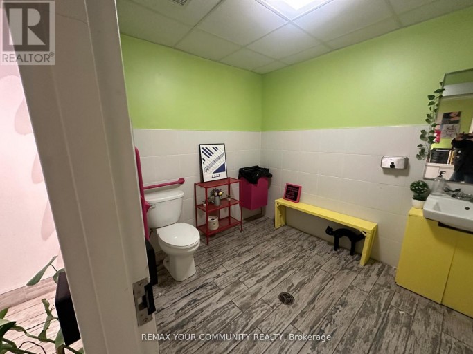 101 - 799 COLLEGE STREET, Toronto (Trinity-Bellwoods), Ontario, M6G1C7
