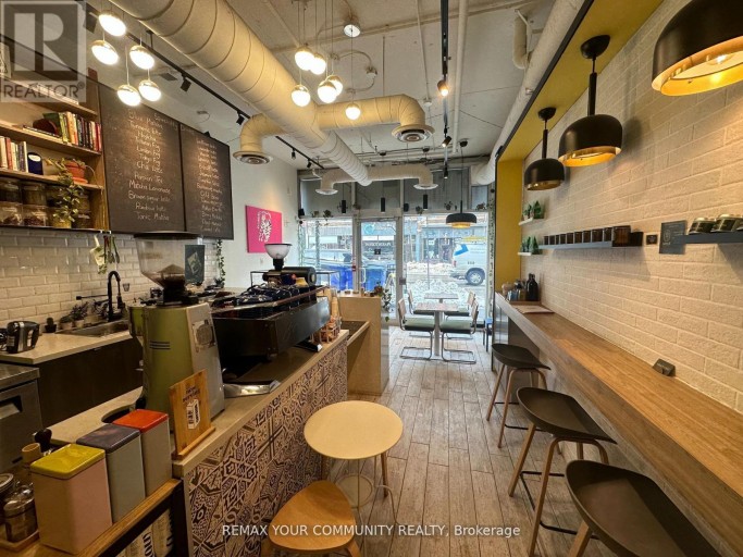 101 - 799 COLLEGE STREET, Toronto (Trinity-Bellwoods), Ontario, M6G1C7