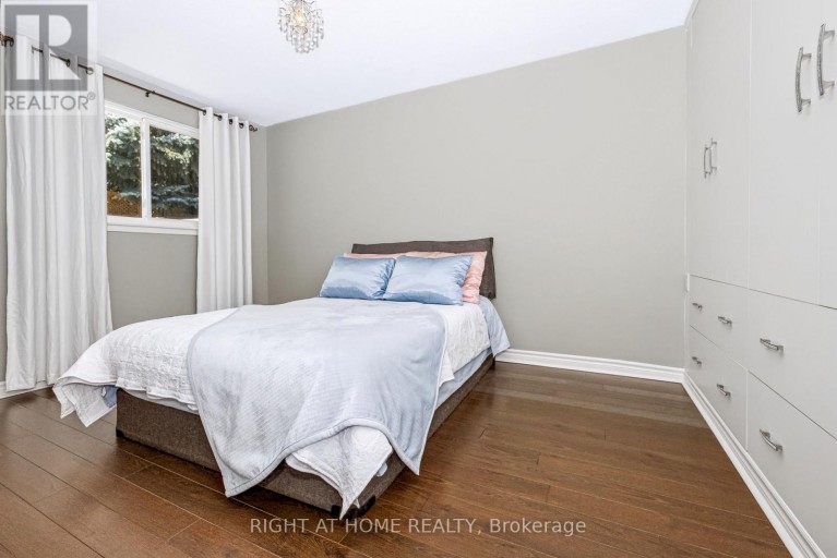 229 BRITANNIA AVENUE, Bradford West Gwillimbury (Bradford), Ontario, L3Z1A4