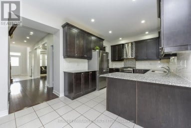 10 DANFIELD COURT Brampton (Credit Valley) Ontario photo 8