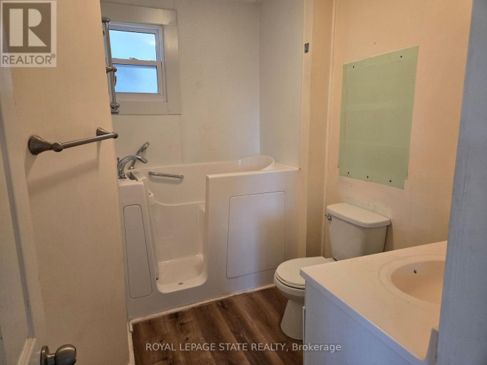 144 BURGAR STREET, Welland (Welland Downtown), Ontario, L3B2S8