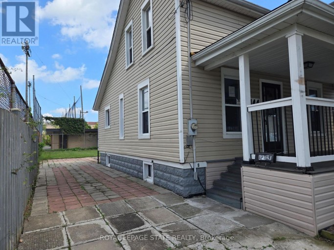 144 BURGAR STREET, Welland (Welland Downtown), Ontario, L3B2S8